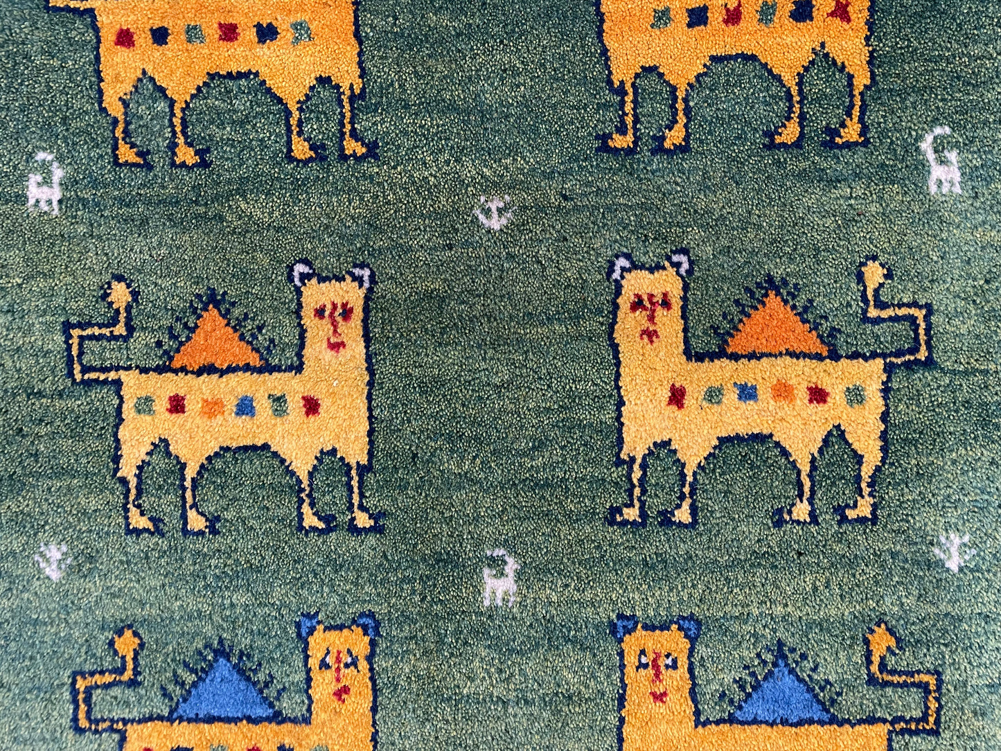 【オンライン限定】ギャッベ 128cm x 86cm RJ3526