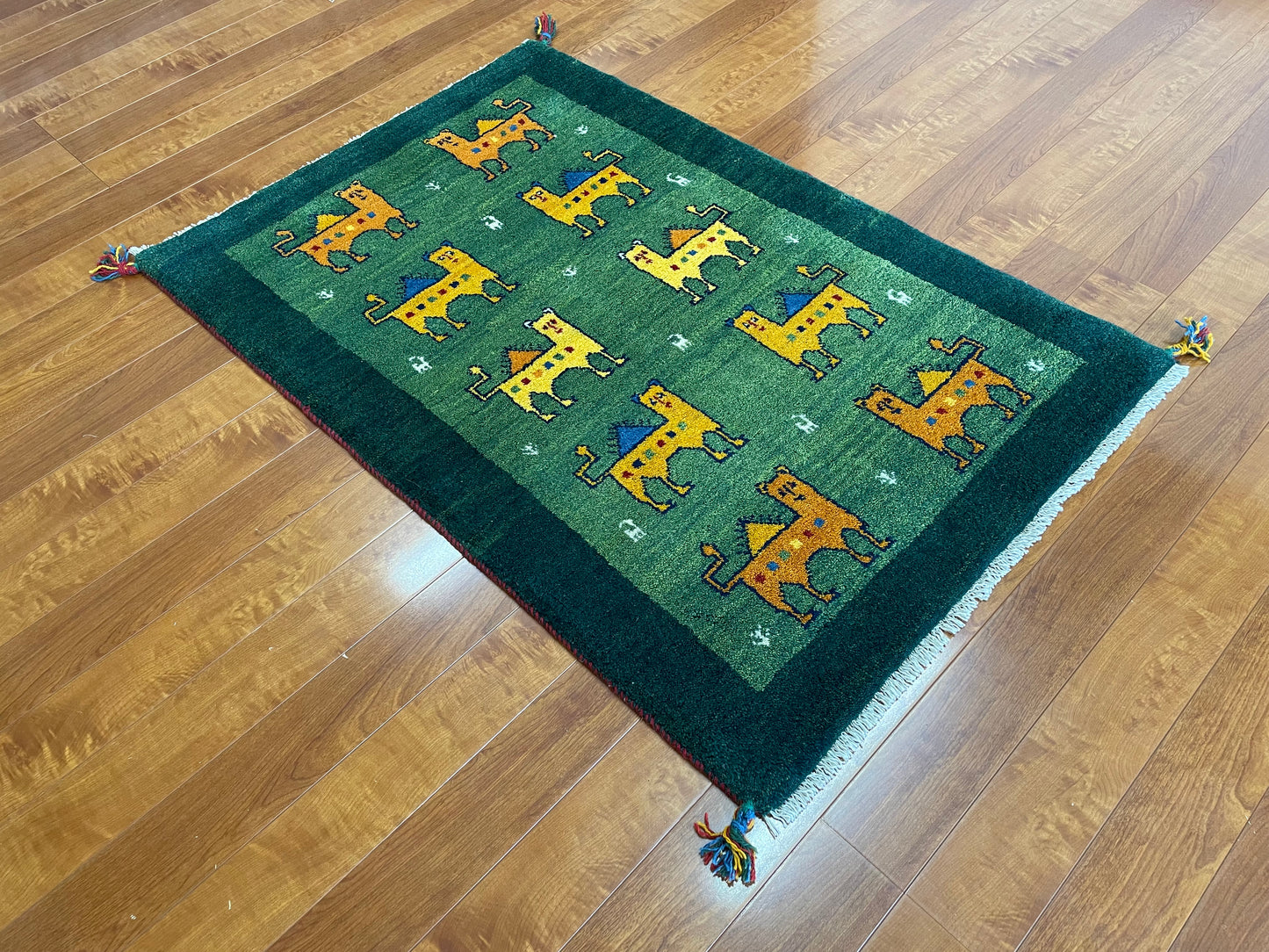 【オンライン限定】ギャッベ 128cm x 86cm RJ3526