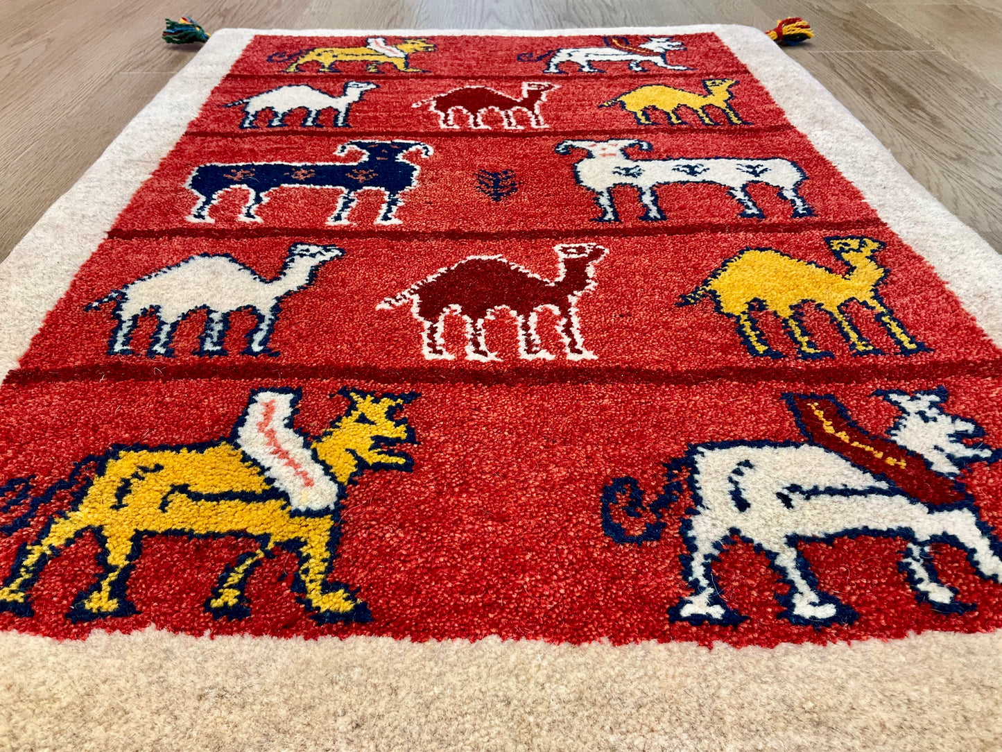 ギャッベ 90cm x 64cm RJ12053