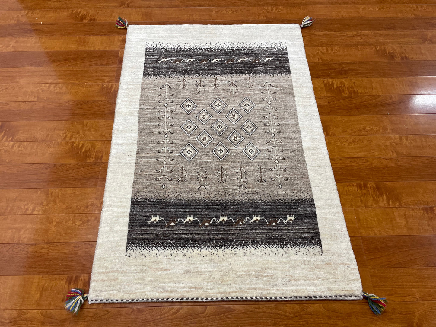 【オンライン限定】カシュクリギャッベ 126cm x 82cm RJ513