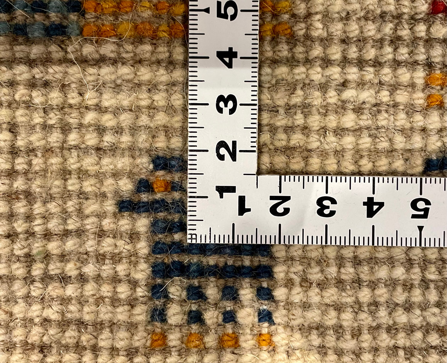 ギャッベ 42cm x 40cm Z1272