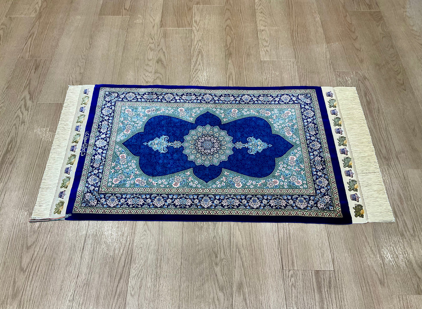クム ジェッディ工房 92cm x 62cm PS2152