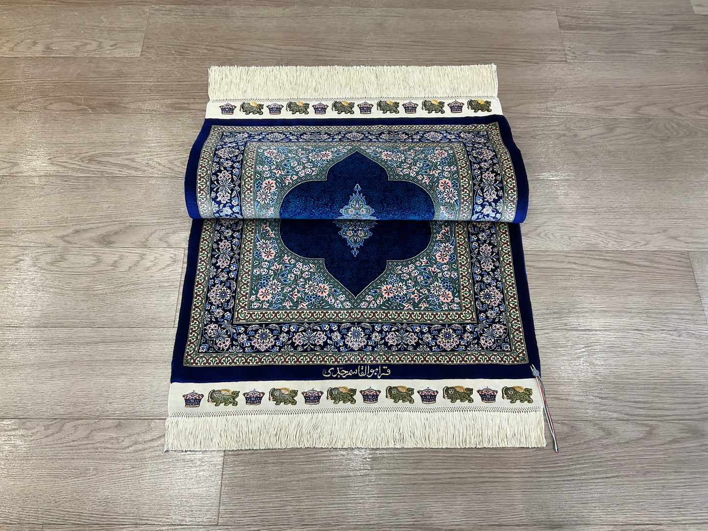 クム ジェッディ工房 92cm x 62cm PS2152