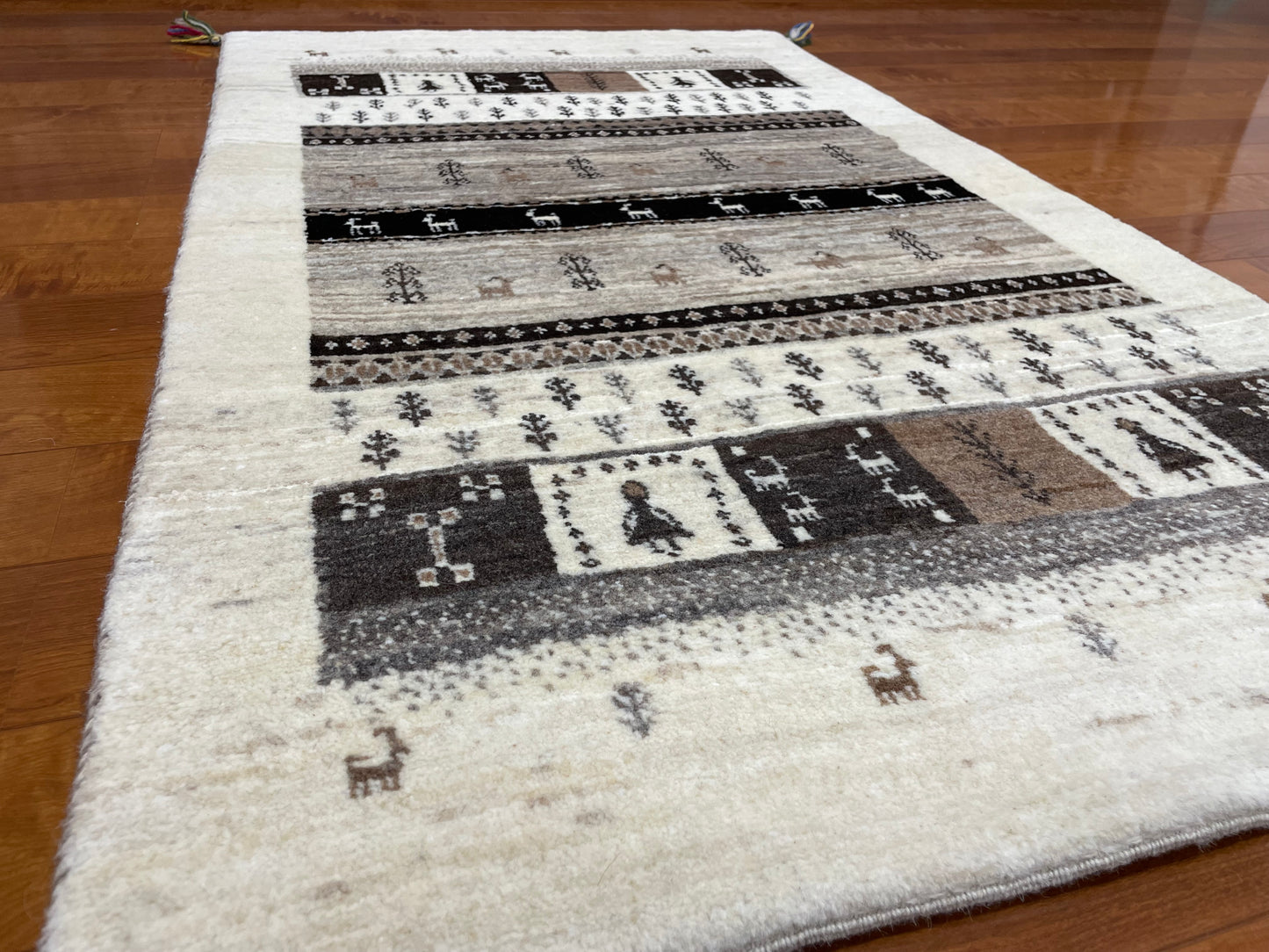 【オンライン限定】カシュクリギャッベ 136cm x 80cm RJ518