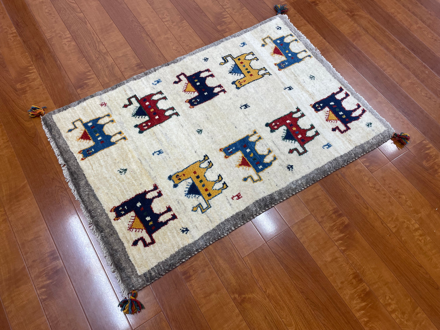【オンライン限定】ギャッベ 122cm x 83cm RJ12624