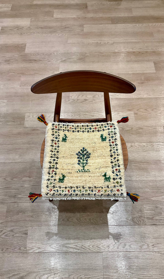 ギャッベ 45cm x 43cm Z210