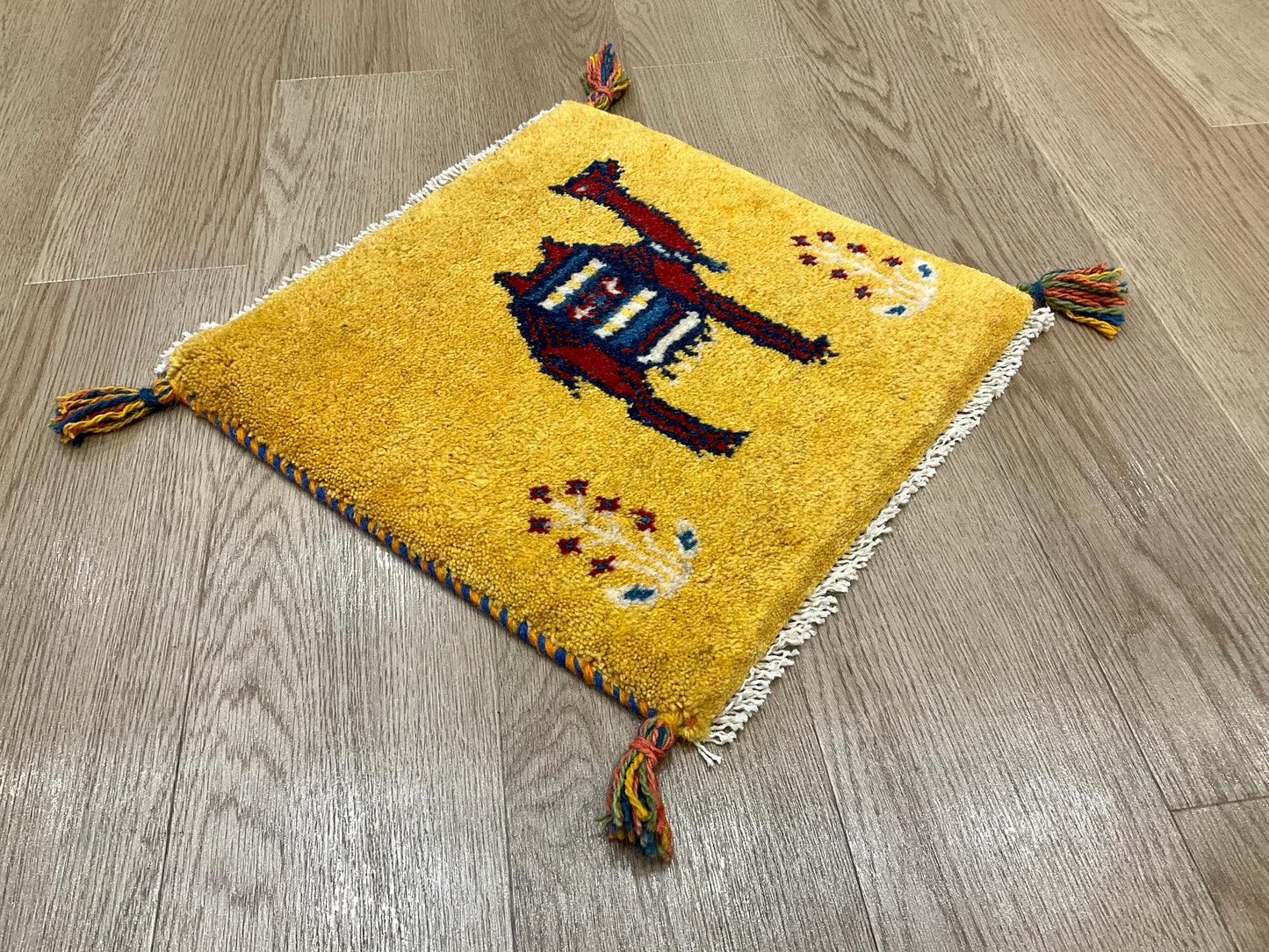 ギャッベ 41cm x 41cm AJ28075