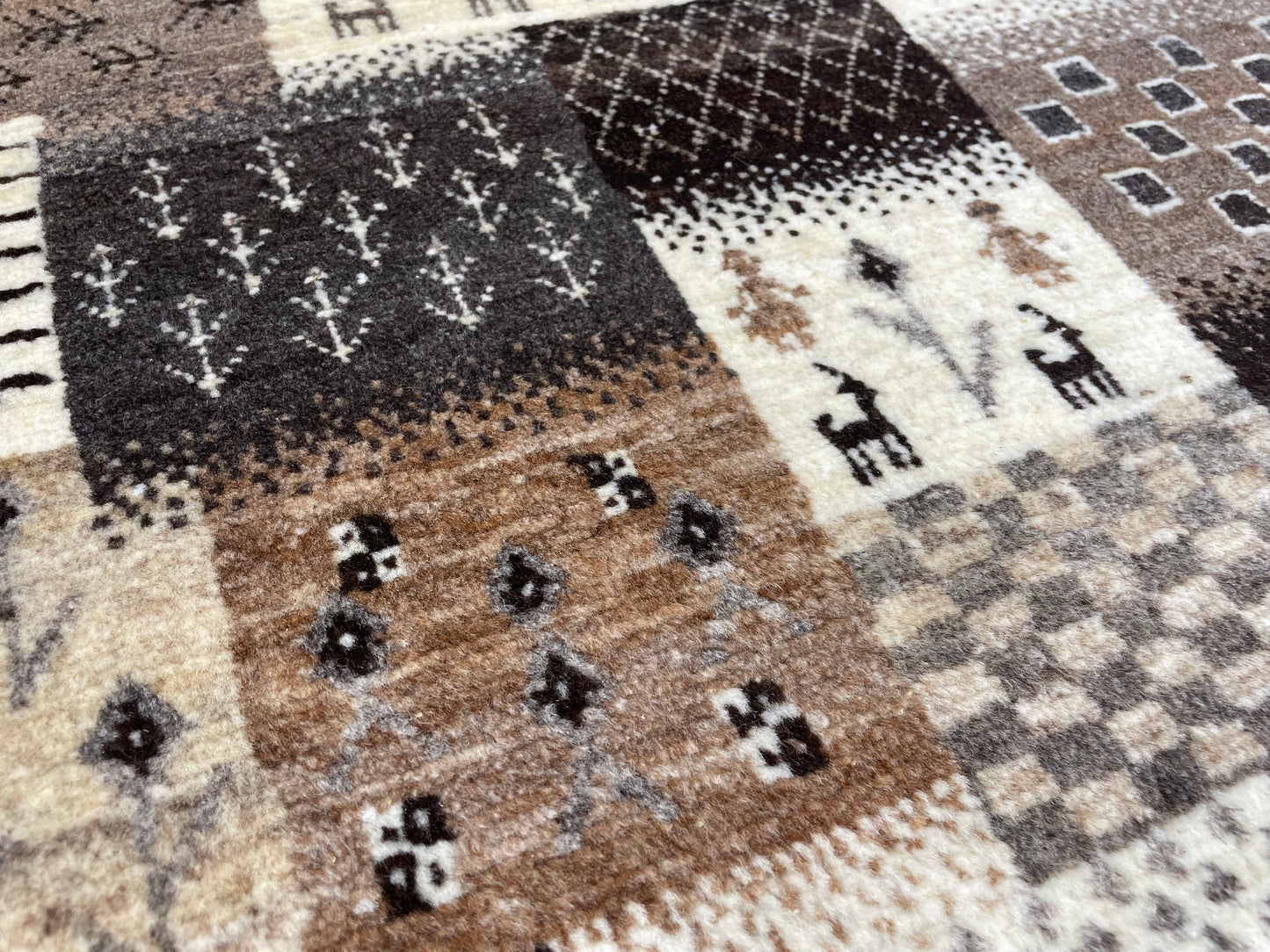 【オンライン限定】カシュクリギャッベ 123cm x 82cm BT13431