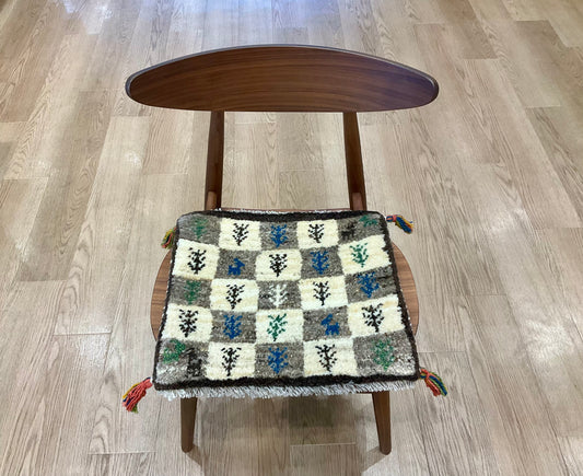 ギャッベ 43cm x 40cm AJ29267