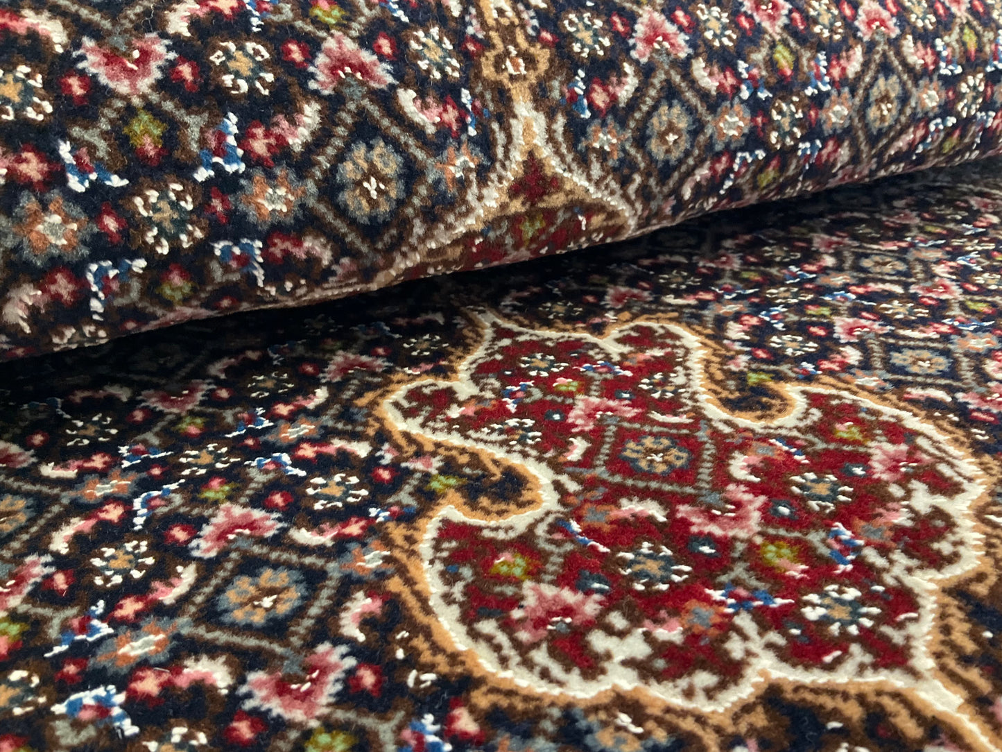 タブリーズ アブドラーヒ工房 120cm x 85cm PS7590