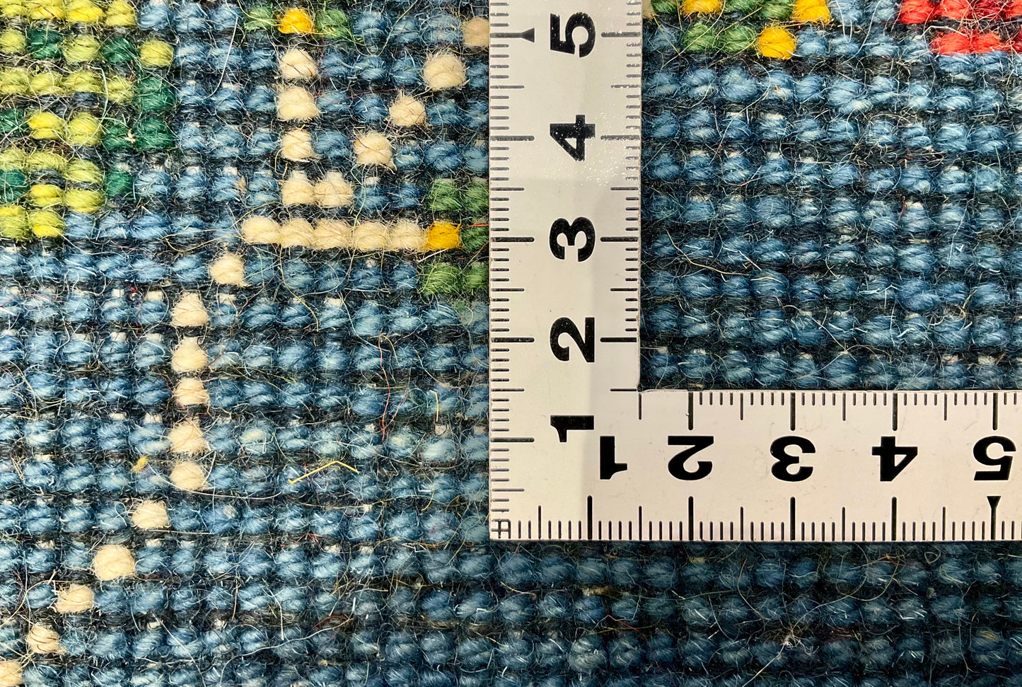 ギャッベ 42cm x 40cm Z1951