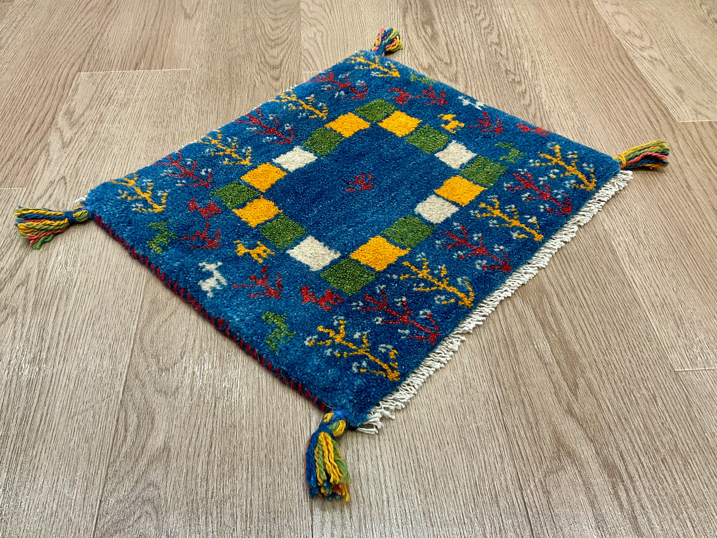 ギャッベ 44cm x 38cm AJ28458