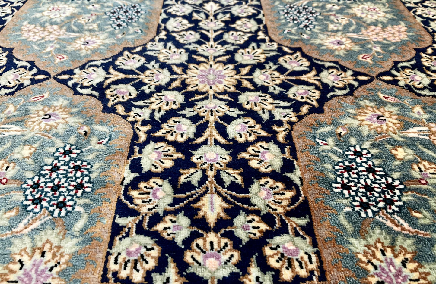 クム エリヤシー工房 90cm x 60cm A11051