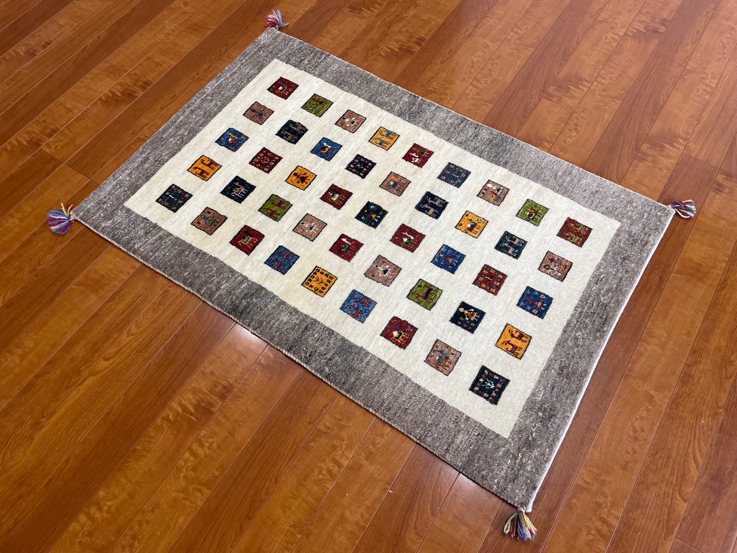 【オンライン限定】カシュクリギャッベ 130cm x 84cm RJ3039