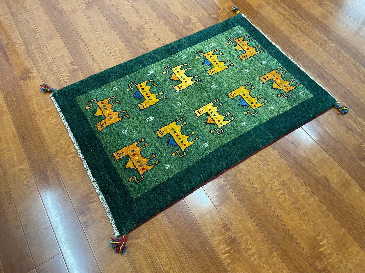 【オンライン限定】ギャッベ 128cm x 86cm RJ3526