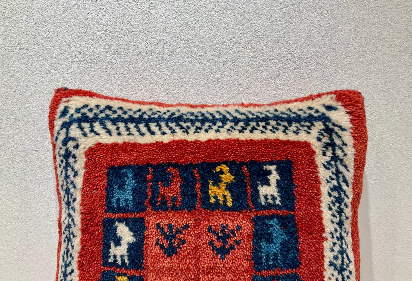 ギャッベクッション 38cm x 38cm AJ14613