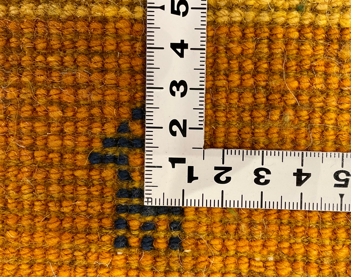 ギャッベ 42cm x 40cm Z996