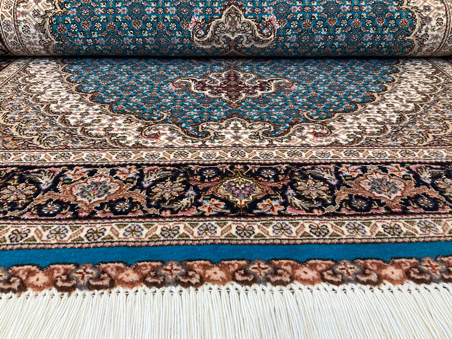 タブリーズ 150cm x 107cm PS8034