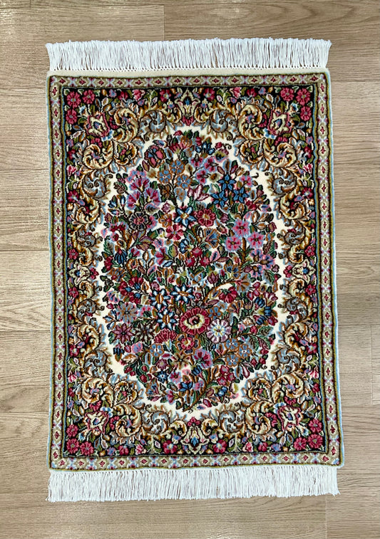 ケルマン 75cm x 55cm PS8472