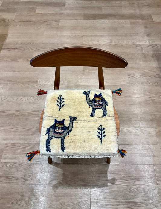 ギャッベ 44cm x 45cm Z1216