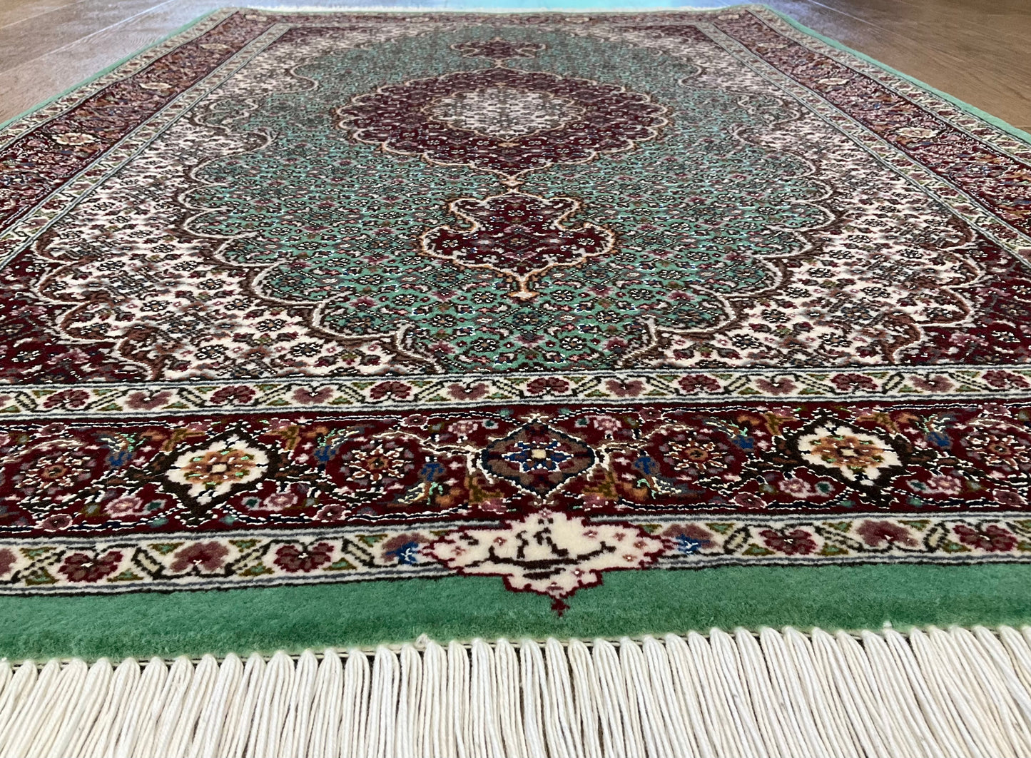 タブリーズ アブドラーヒ工房 130cm x 84cm PS7592