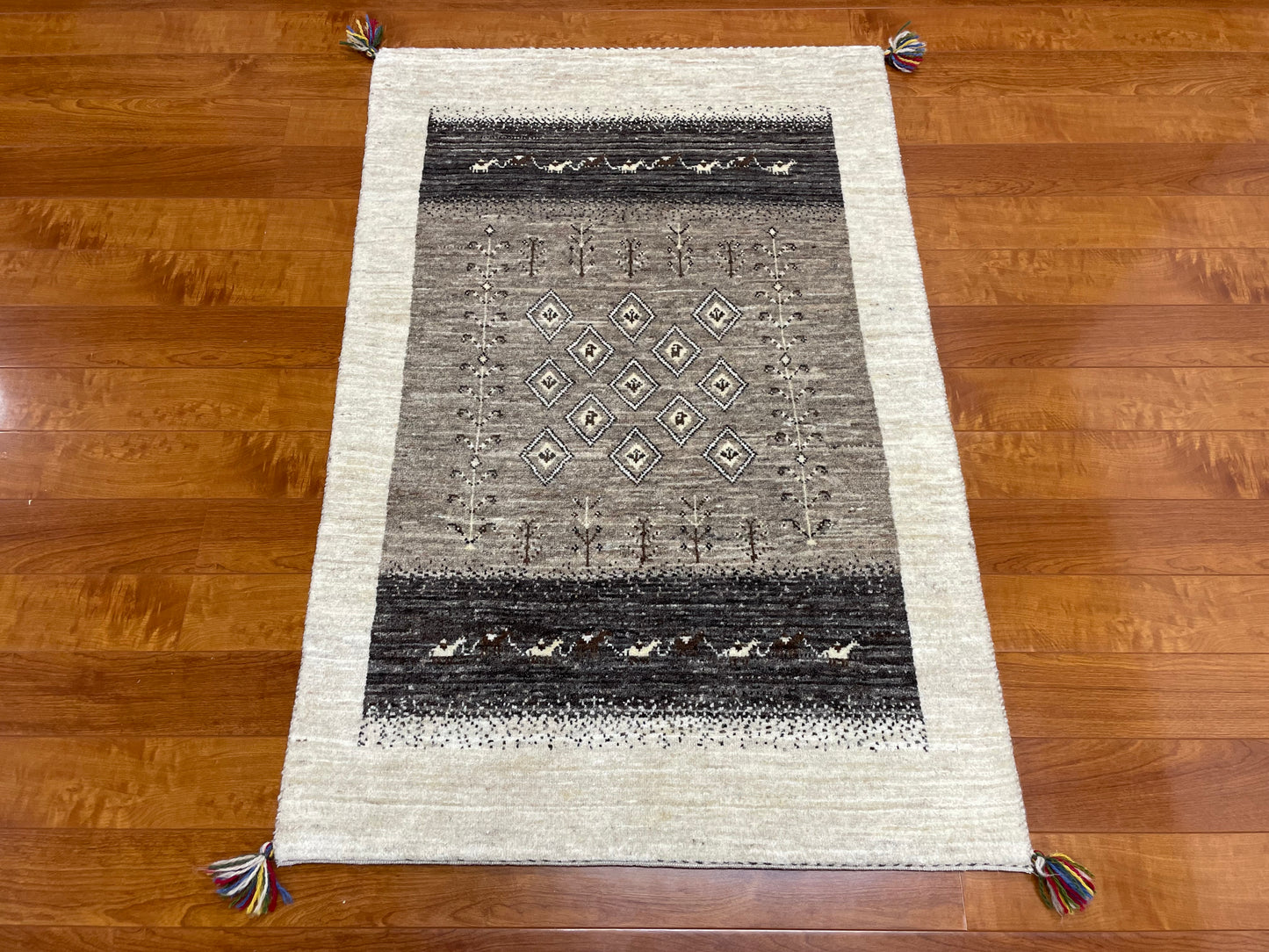 【オンライン限定】カシュクリギャッベ 126cm x 82cm RJ513