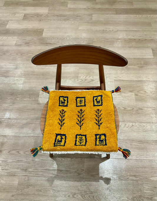 ギャッベ 43cm x 40cm Z2023