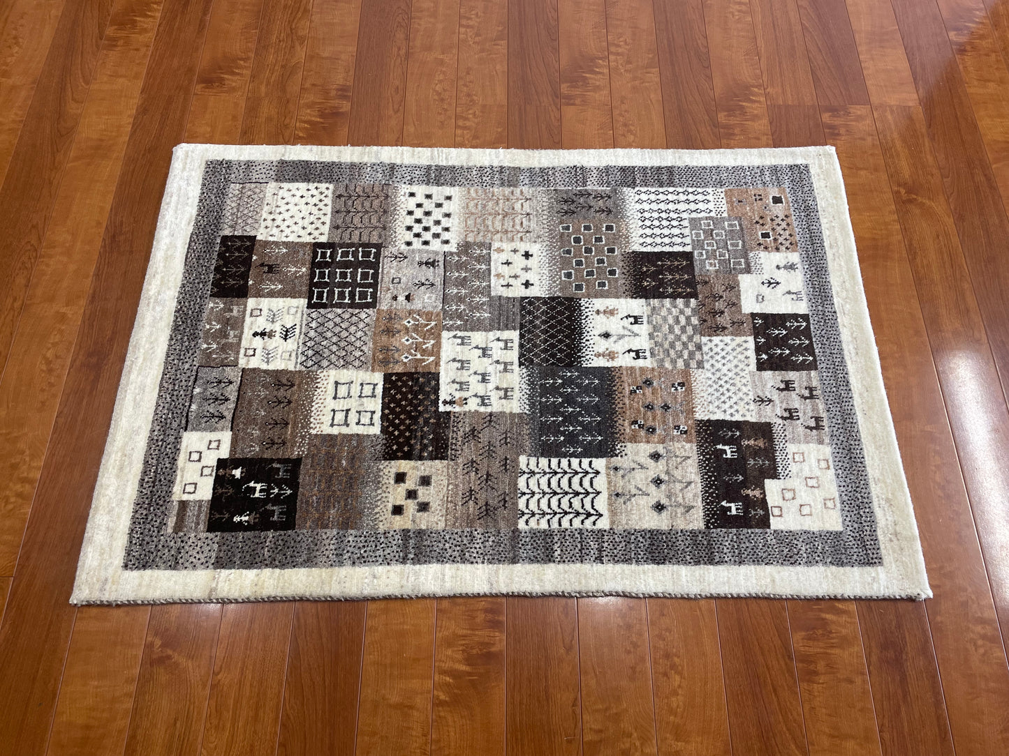【オンライン限定】カシュクリギャッベ 123cm x 82cm BT13431