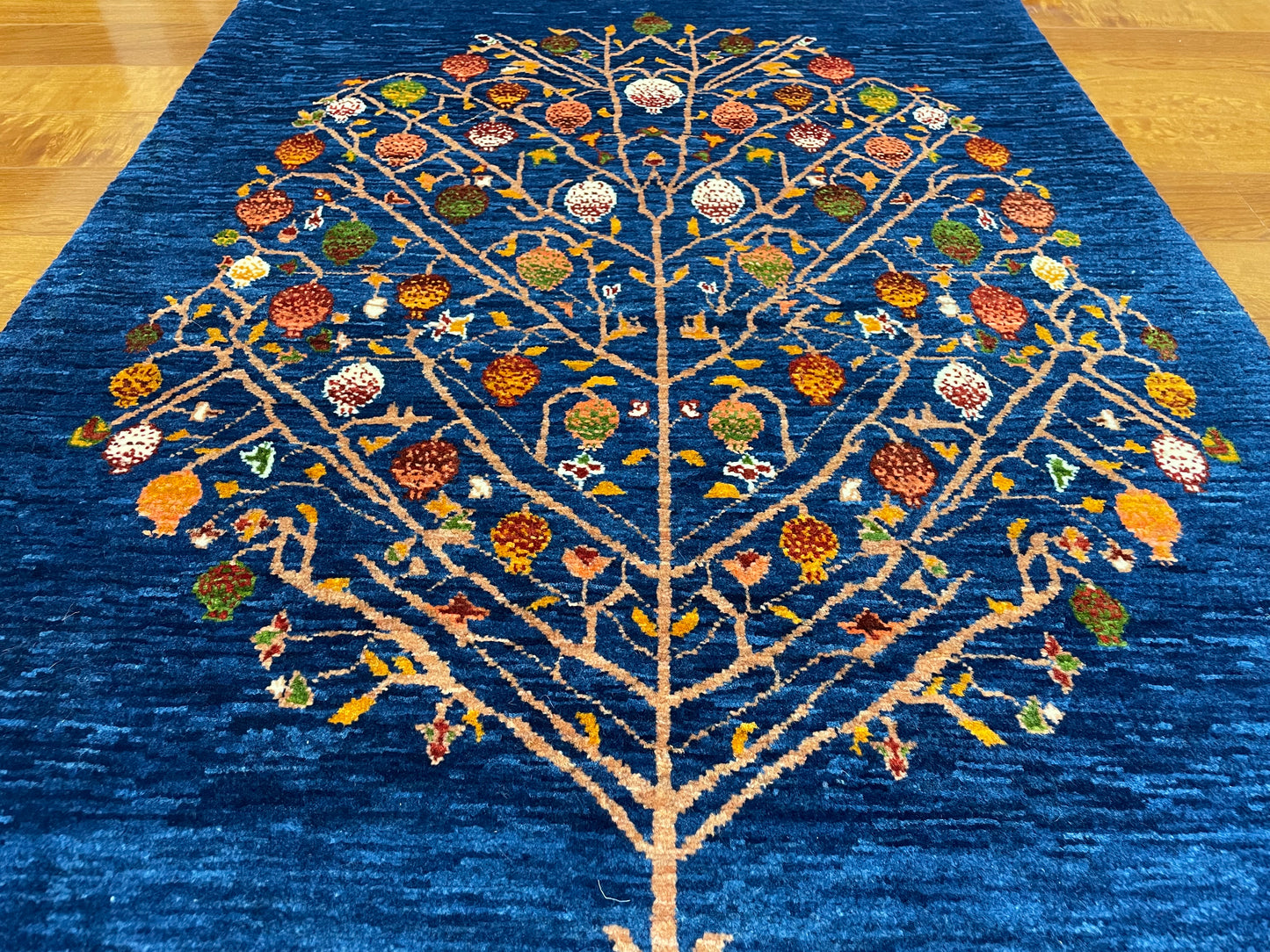 【オンライン限定】カシュクリギャッベ 128cm x 84cm RJ7685