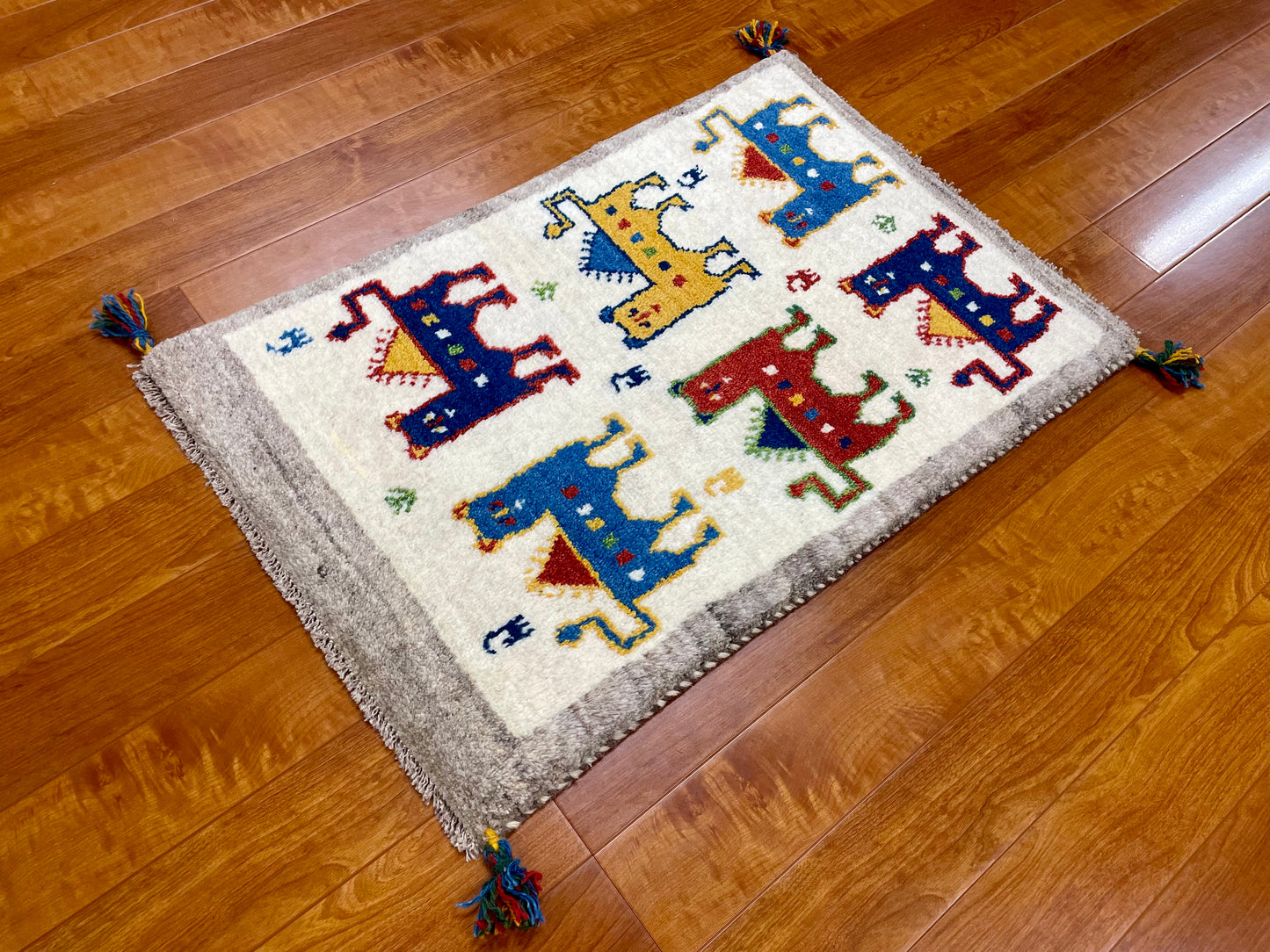 【オンライン限定】ギャッベ 88cm x 60cm RJ13709