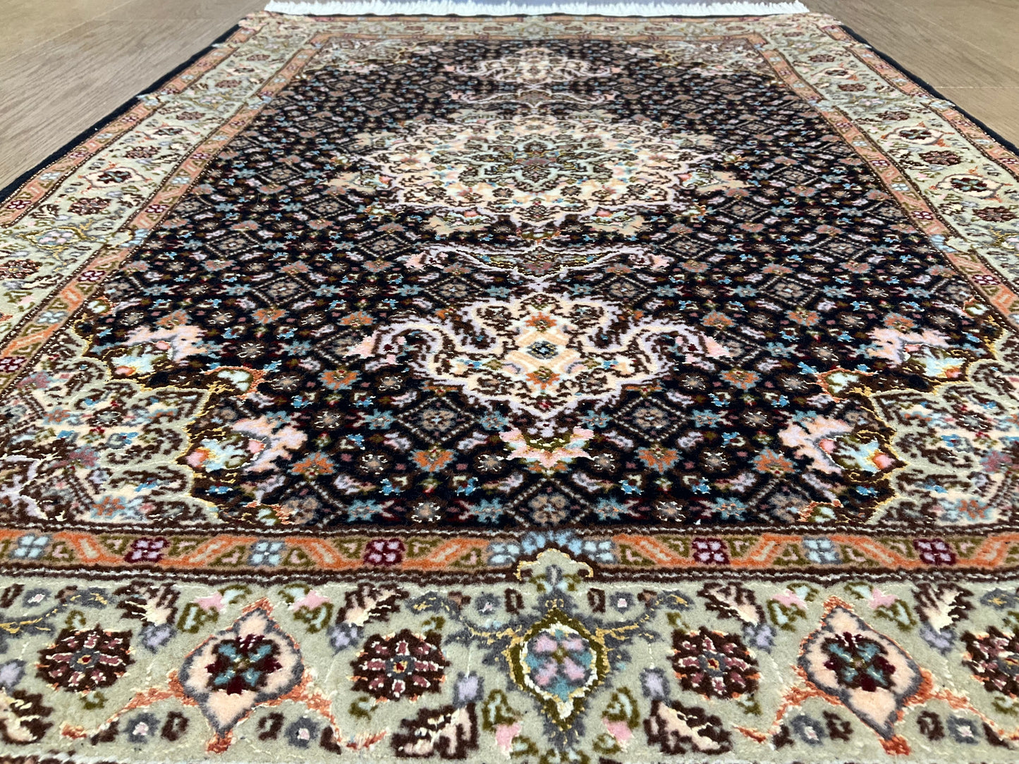 タブリーズ 工房 93cm x 62cm PS7986