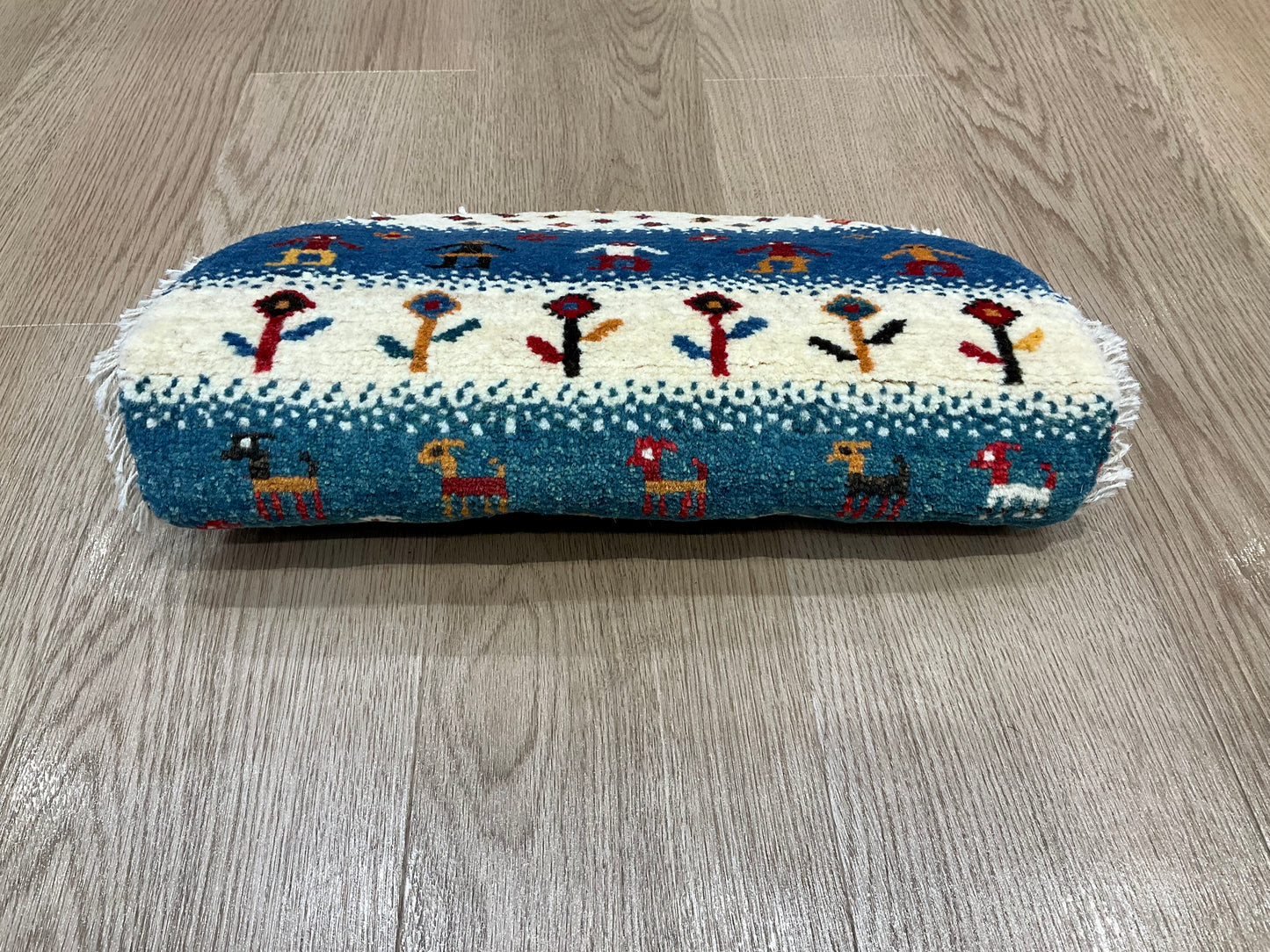 ギャッベ アマレバフト 40cm x 39cm AJ23540