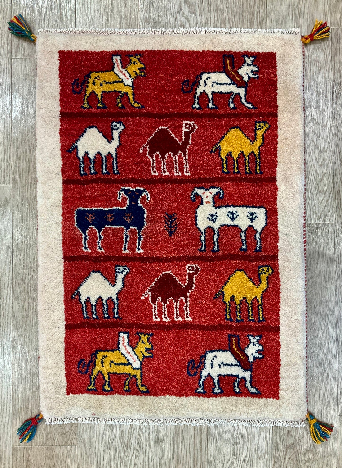 ギャッベ 90cm x 64cm RJ12053