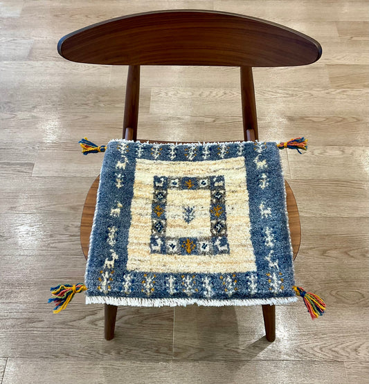 ギャッベ 43cm x 41cm AJ29832