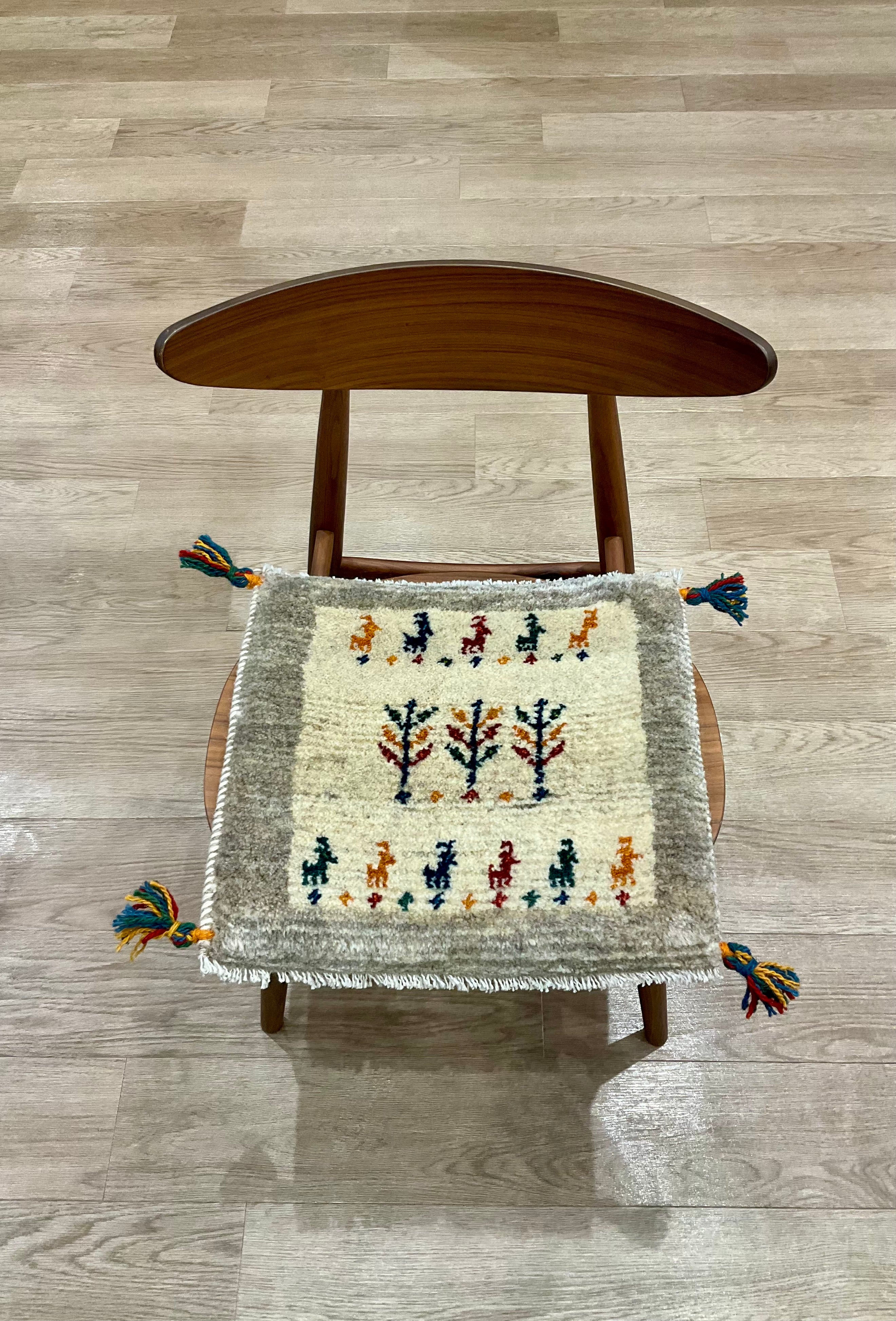 福岡店】ギャッベ 44cm x 41cm Z3665 – ペルシャ絨毯専門店 ペルシャン