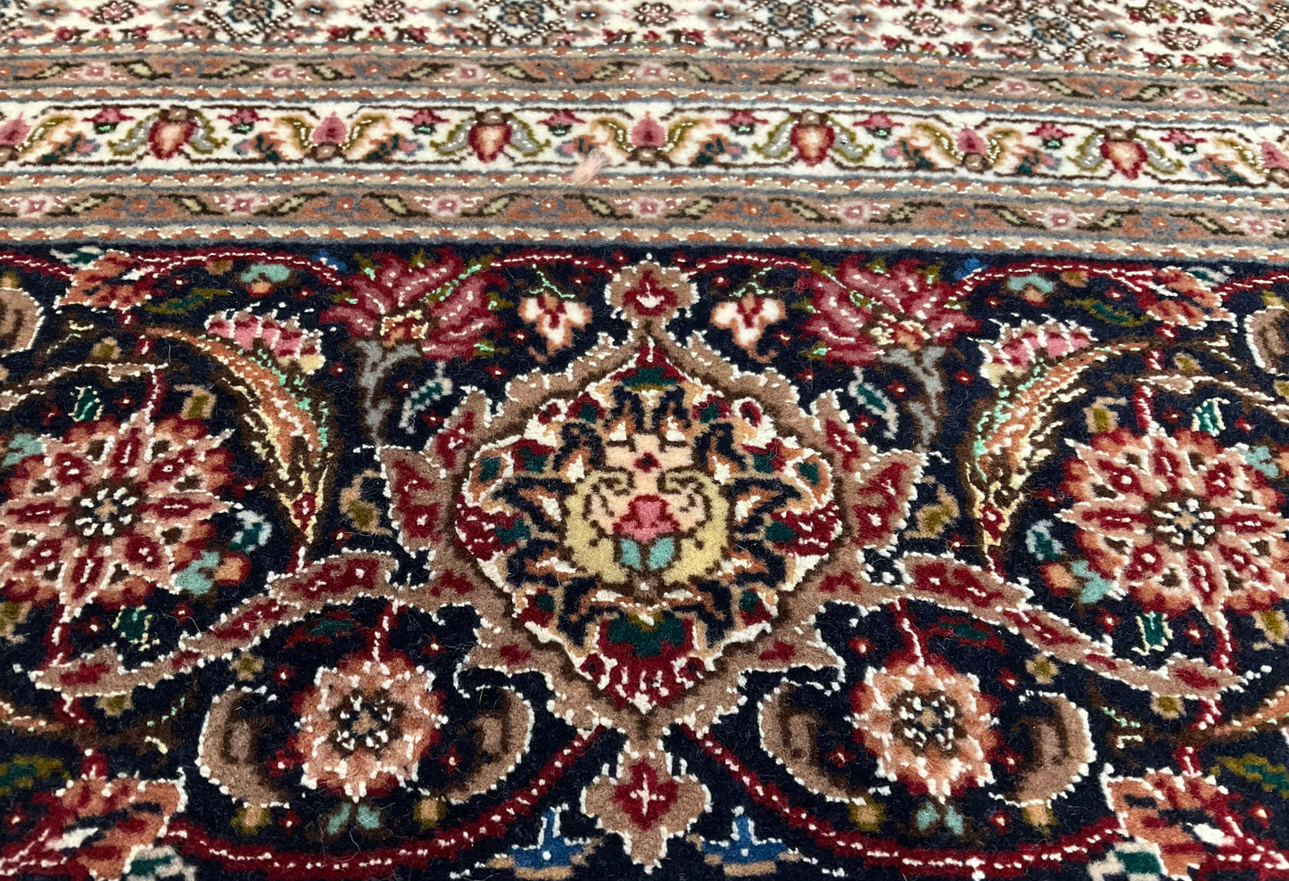 タブリーズ アブドラーヒ工房 300cm x 207cm NT5652