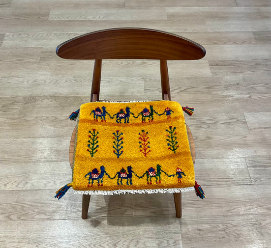 ギャッベ 44cm x 40cm Z1101