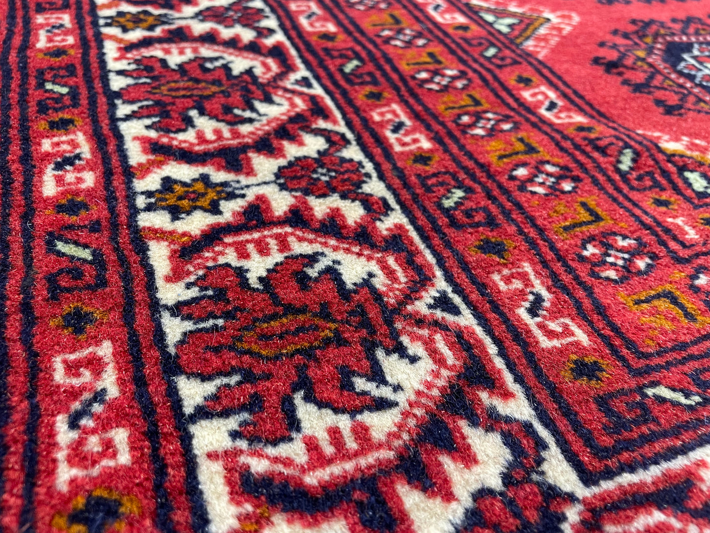 【オンライン限定】トルクメン 200cm x 140cm PS7289