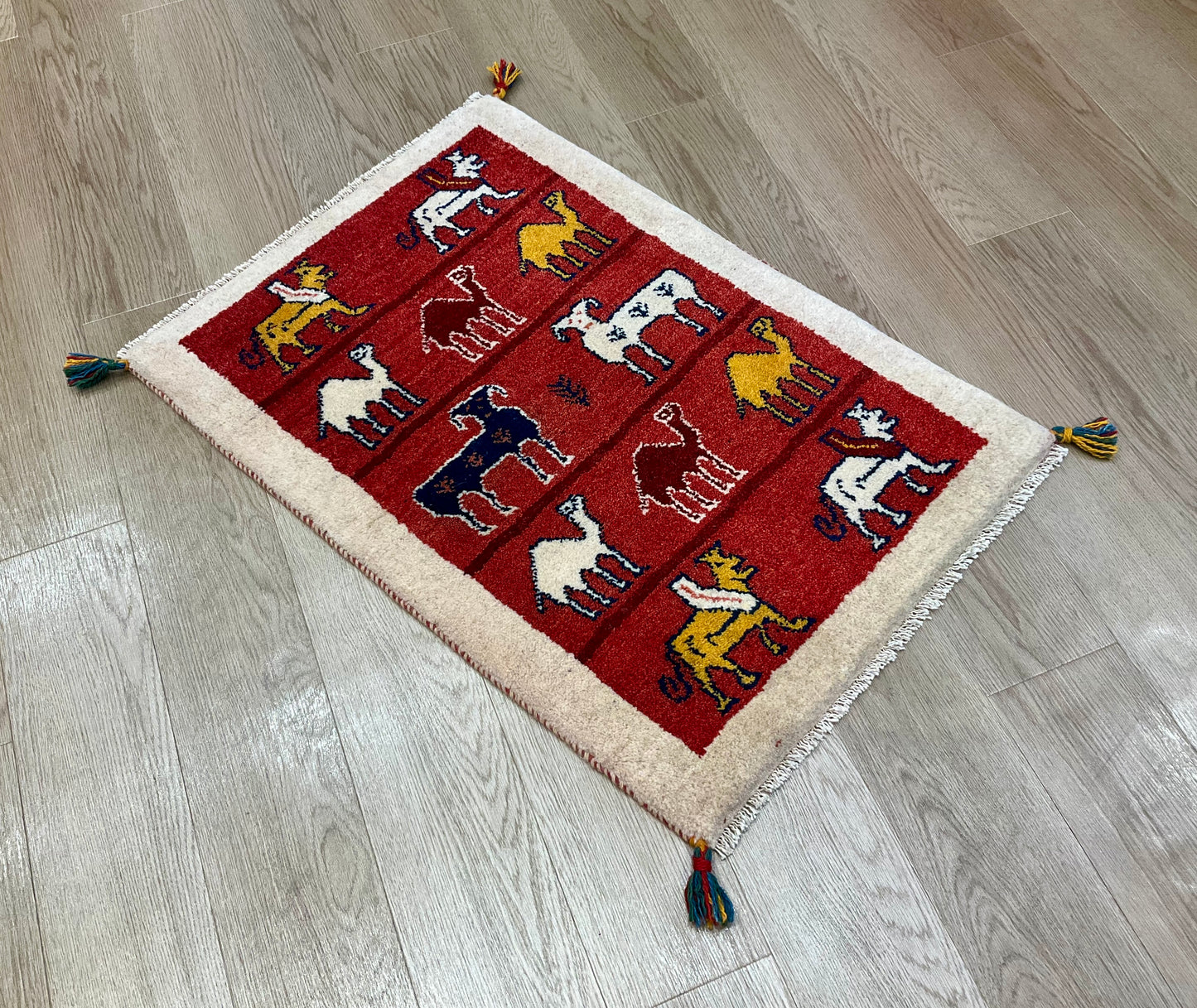 ギャッベ 90cm x 64cm RJ12053