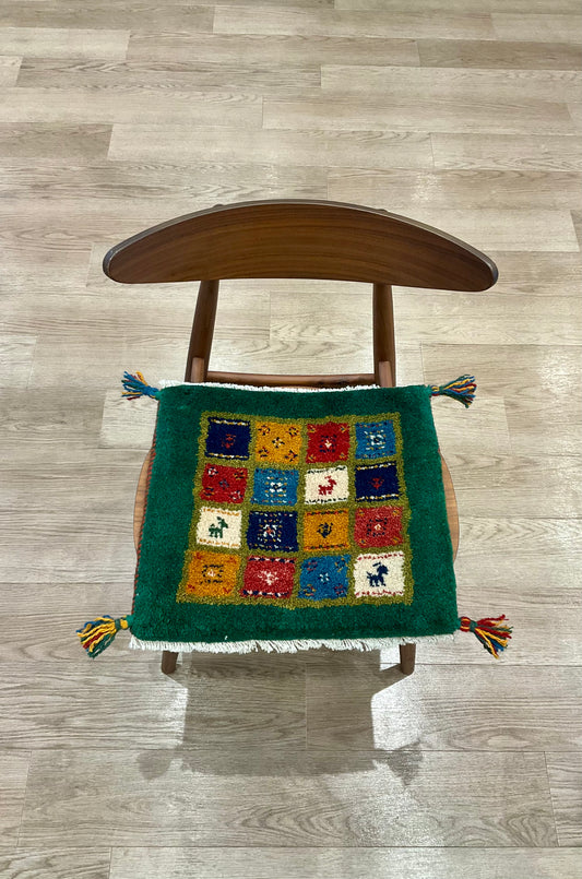 ギャッベ 45cm x 41cm Z966