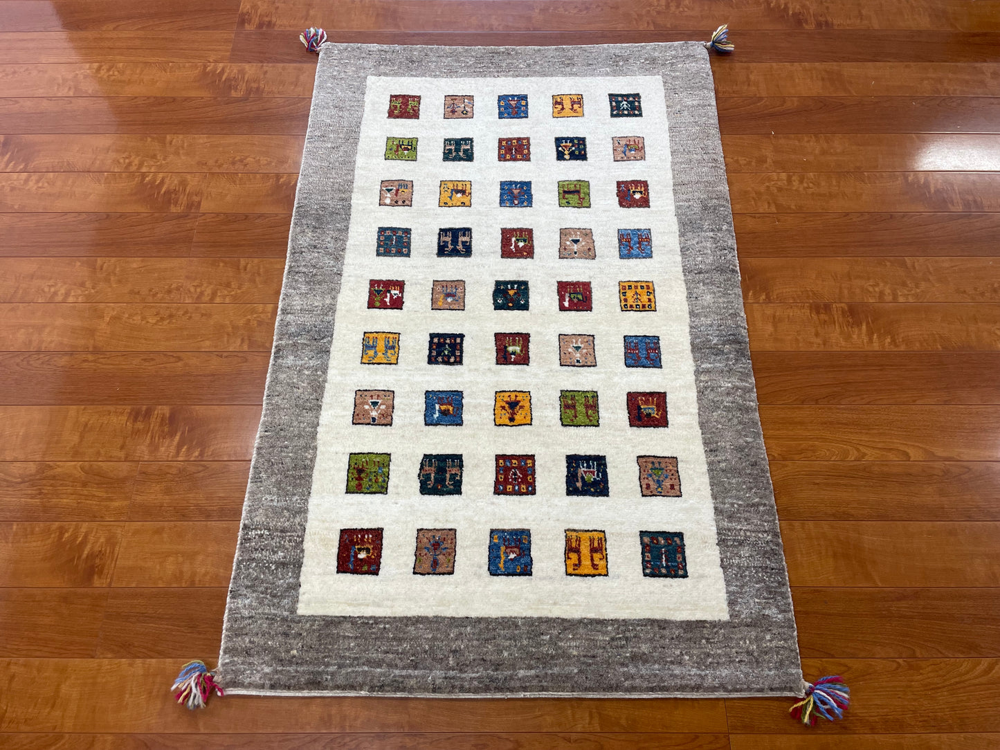 【オンライン限定】カシュクリギャッベ 130cm x 84cm RJ3039