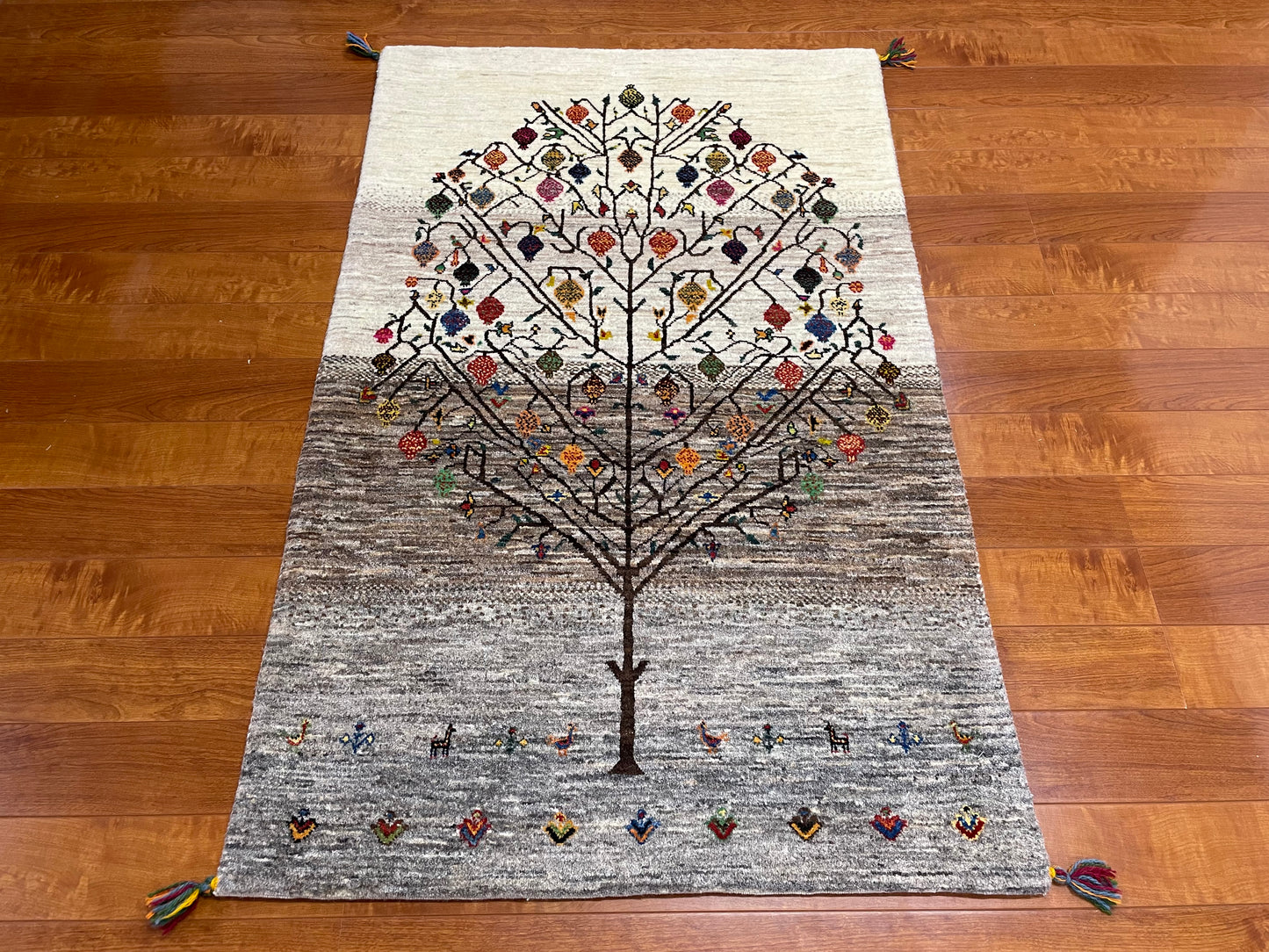 【オンライン限定】カシュクリギャッベ 134cm x 85cm RJ13672