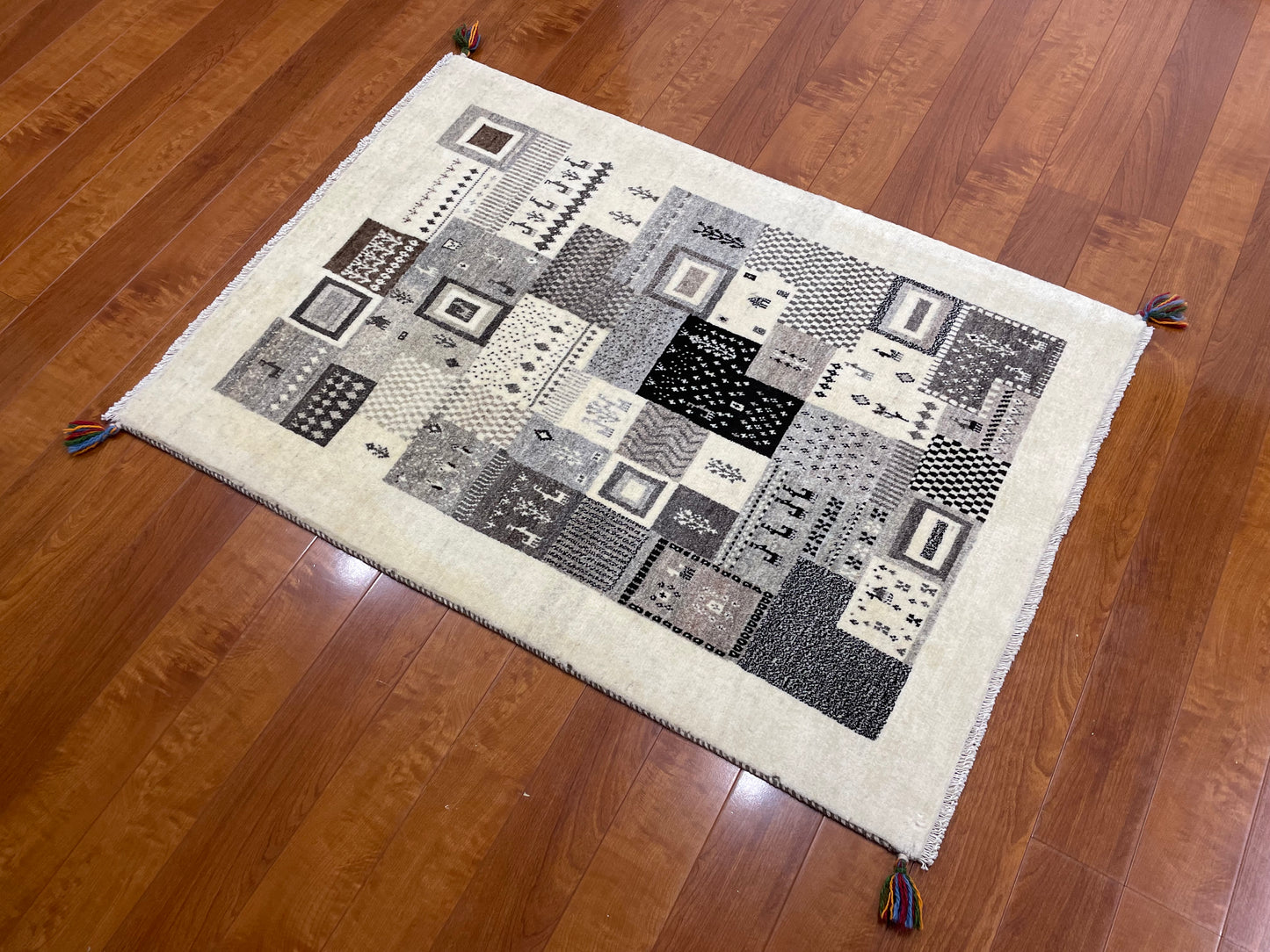 【オンライン限定】カシュクリギャッベ 118cm x 82cm RJ7848