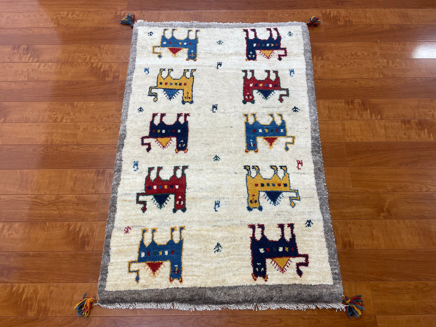 【オンライン限定】ギャッベ 122cm x 83cm RJ12624