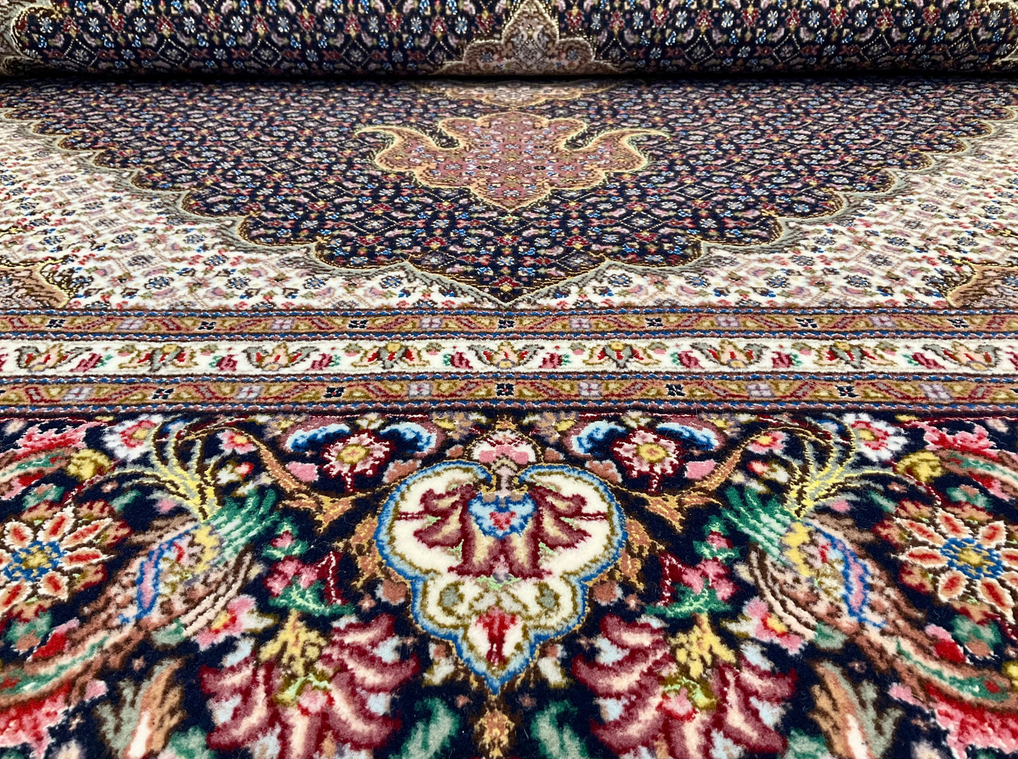 タブリーズ 248cm x 205cm PS7384