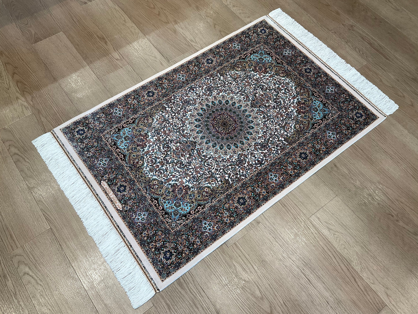 ペルシャンシルク 120cm x 80cm PS9644