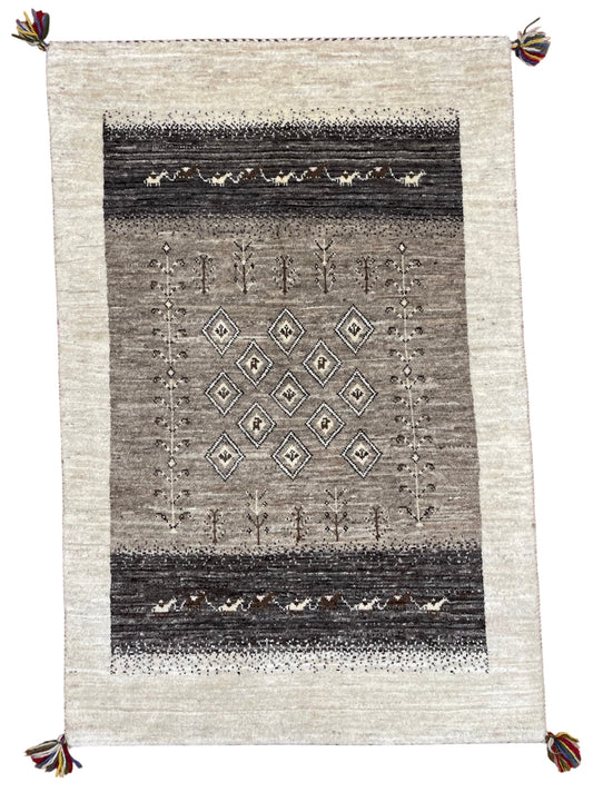 【オンライン限定】カシュクリギャッベ 126cm x 82cm RJ513