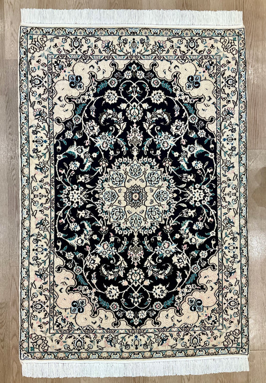 ナイン 151cm x 104cm NT2354