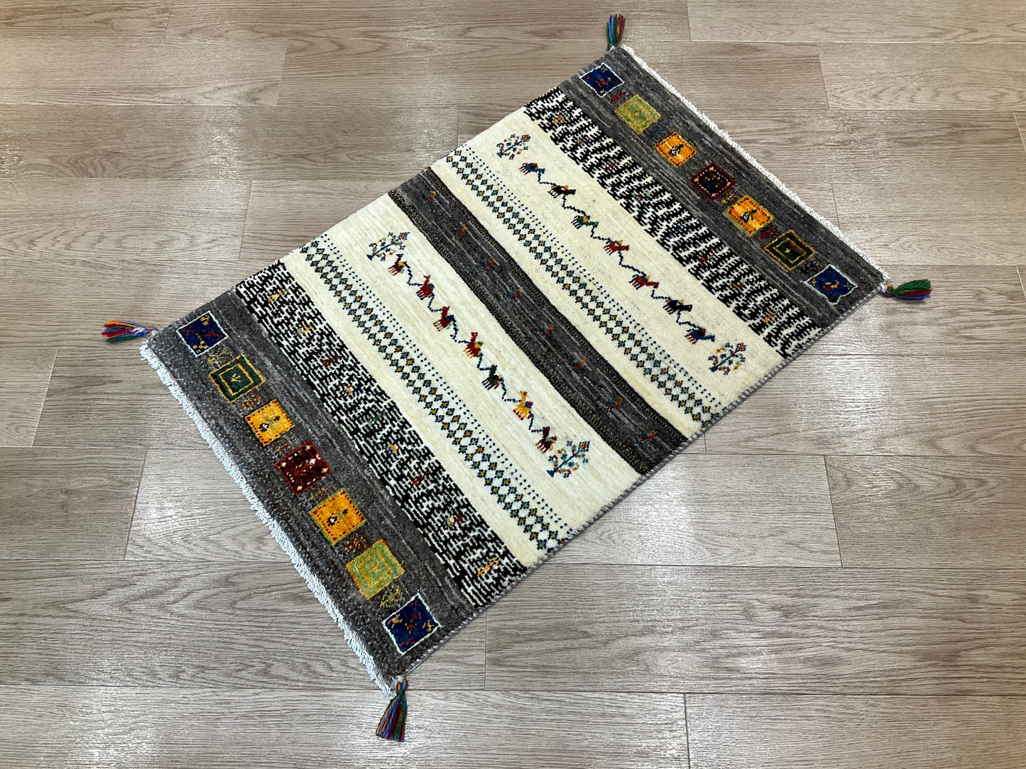 カシュクリ 90cm x 62cm RJ4938