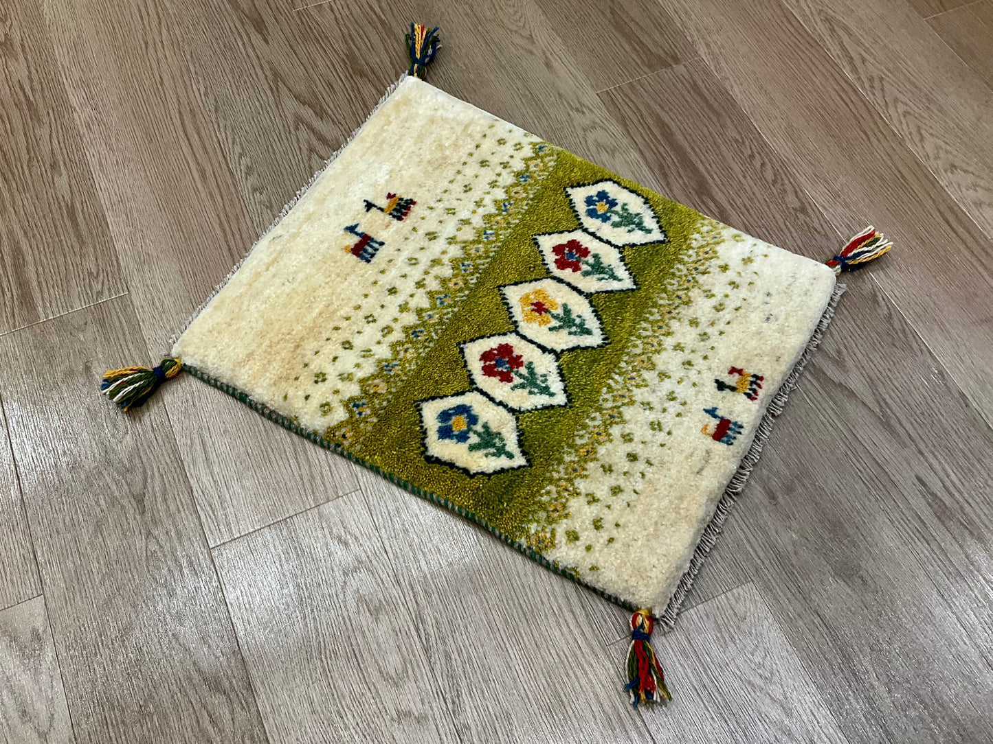 ギャッベ 57cm x 46cm NN16985